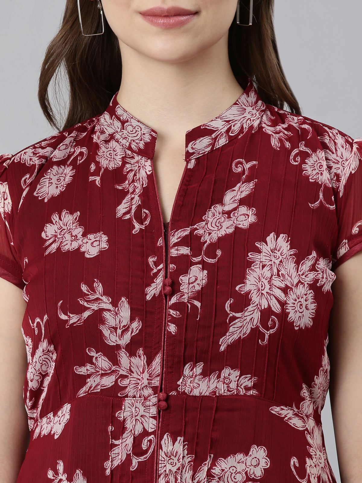 Souchii Elegant maroon floral midi dress with a flowing silhouette