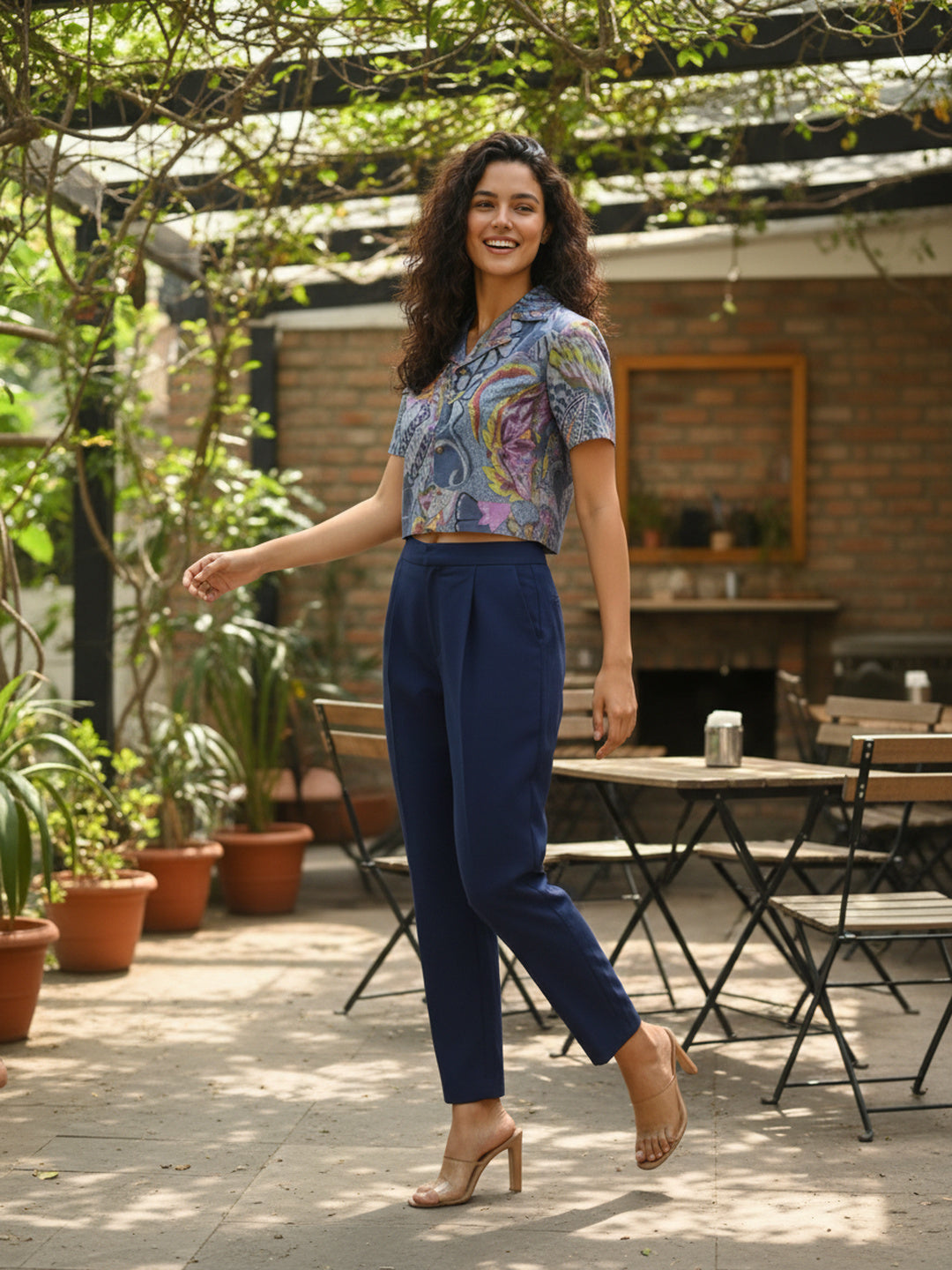 Souchii Women’s Grey Artistic Print Cropped Shirt